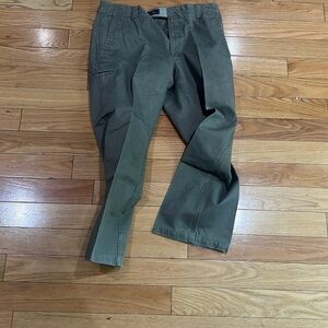 Dockers Green Cargo Pants with Utilitarian Style